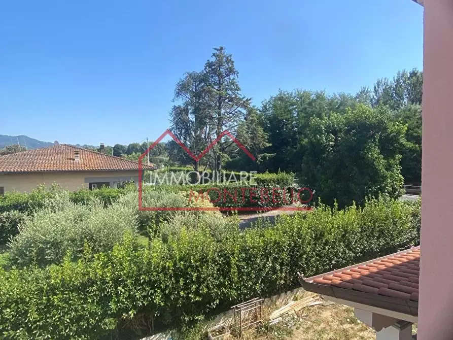 Immagine 18 di Villa in vendita  a Camaiore