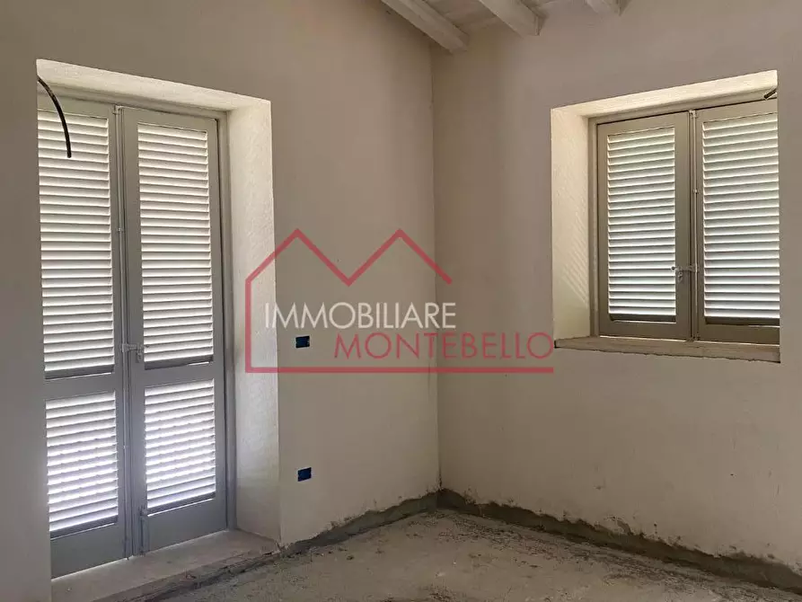 Immagine 17 di Villa in vendita  a Camaiore