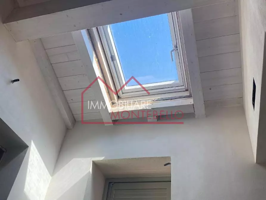 Immagine 12 di Villa in vendita  a Camaiore