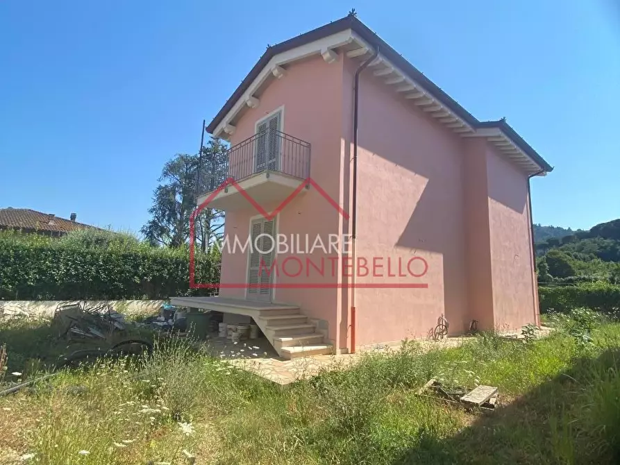 Immagine 11 di Villa in vendita  a Camaiore