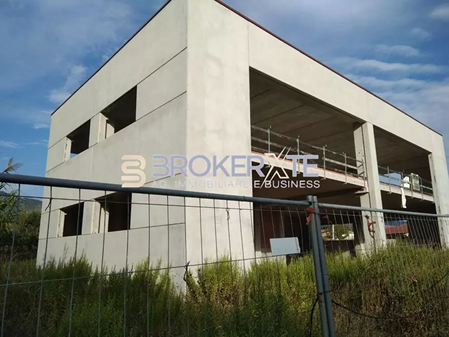 Immagine 5 di Capannone industriale in vendita  a Castelnuovo Magra