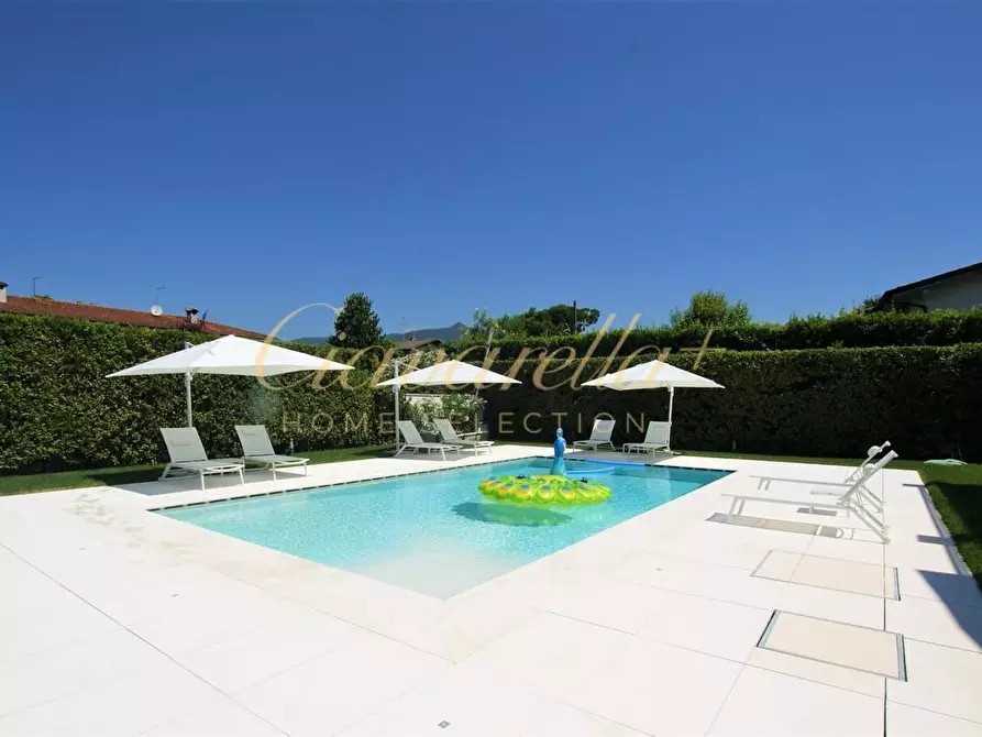 Immagine 4 di Villa in affitto  a Forte Dei Marmi