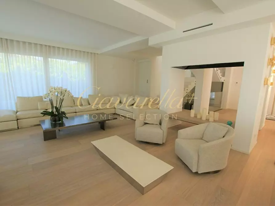 Immagine 14 di Villa in affitto  a Forte Dei Marmi