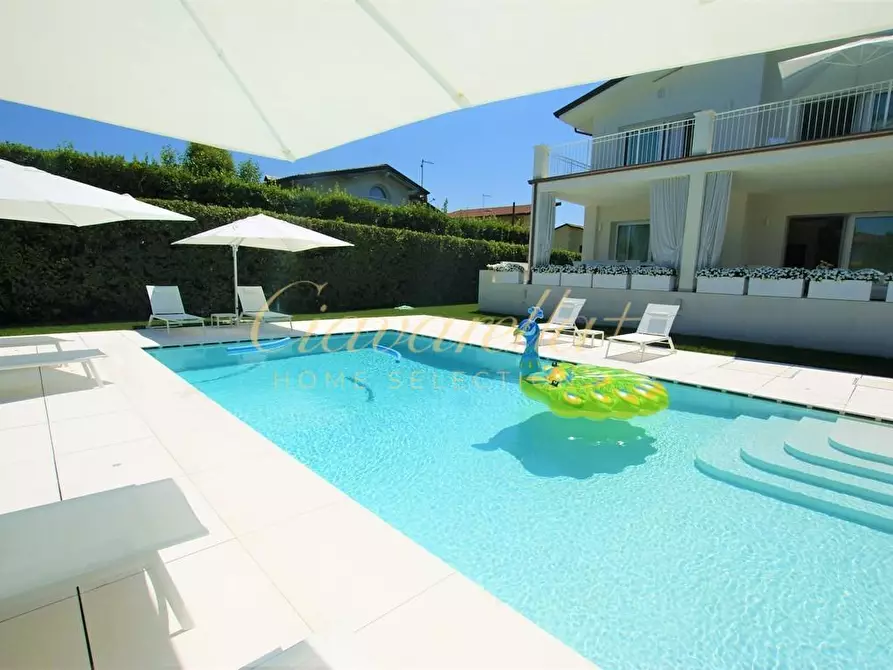 Immagine 3 di Villa in affitto  a Forte Dei Marmi