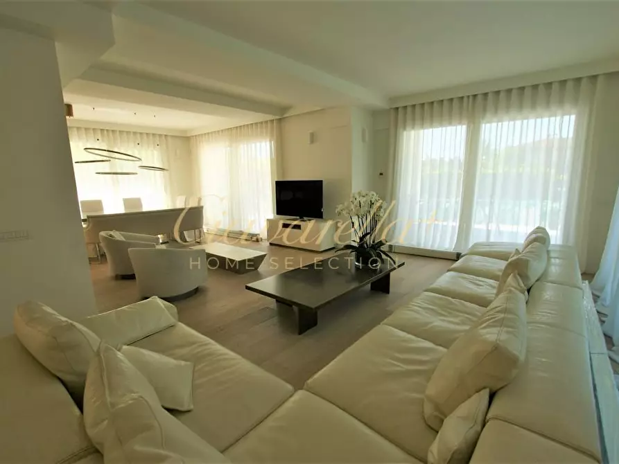 Immagine 15 di Villa in affitto  a Forte Dei Marmi