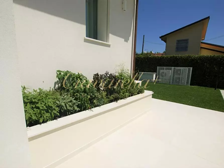 Immagine 10 di Villa in affitto  a Forte Dei Marmi