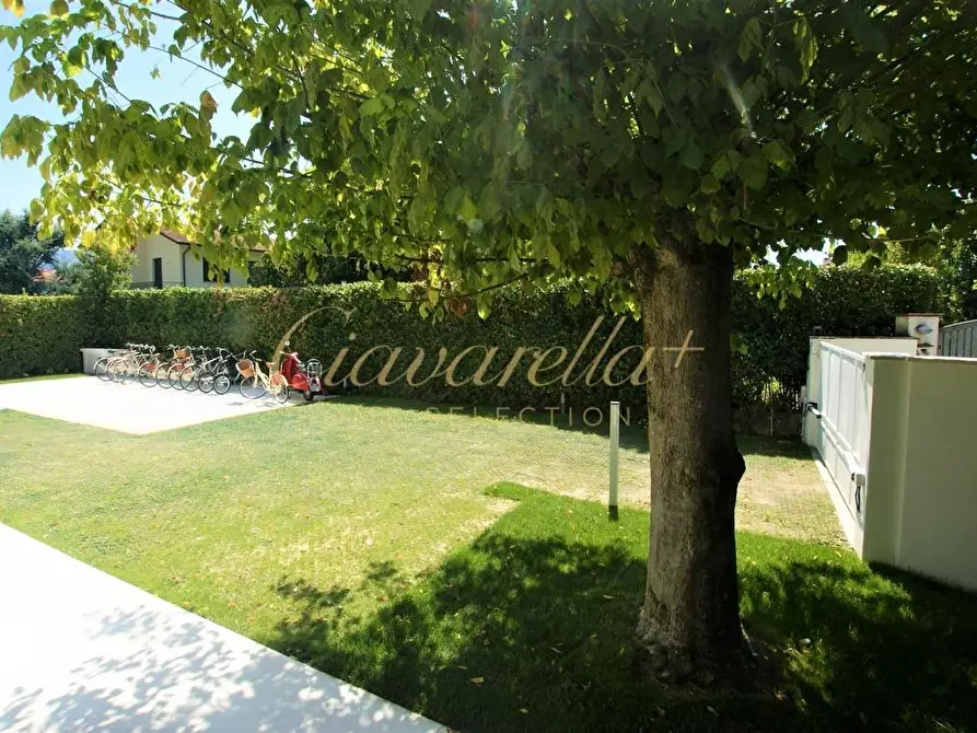 Immagine 9 di Villa in affitto  a Forte Dei Marmi