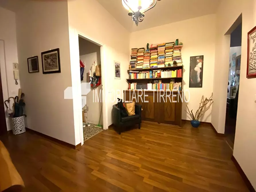 Immagine 2 di Appartamento in vendita  a Massa