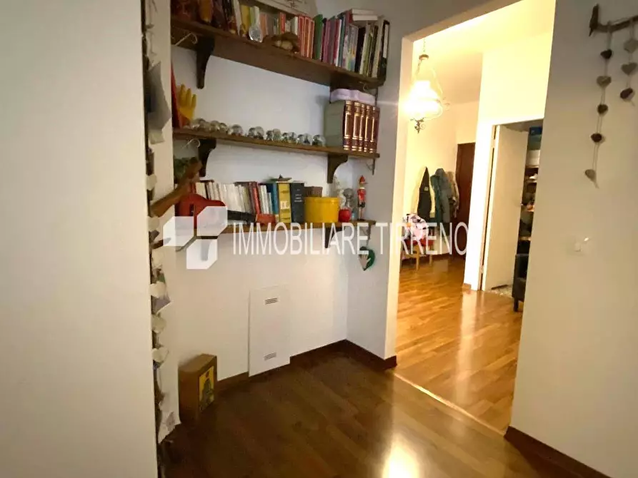 Immagine 11 di Appartamento in vendita  a Massa