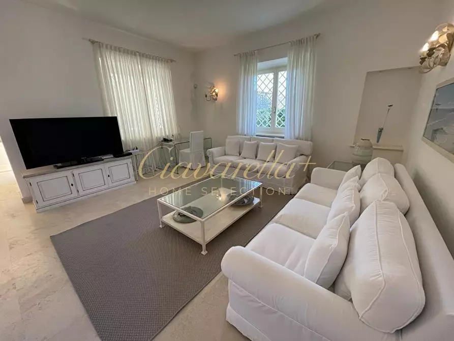 Immagine 13 di Villa in affitto  a Forte Dei Marmi