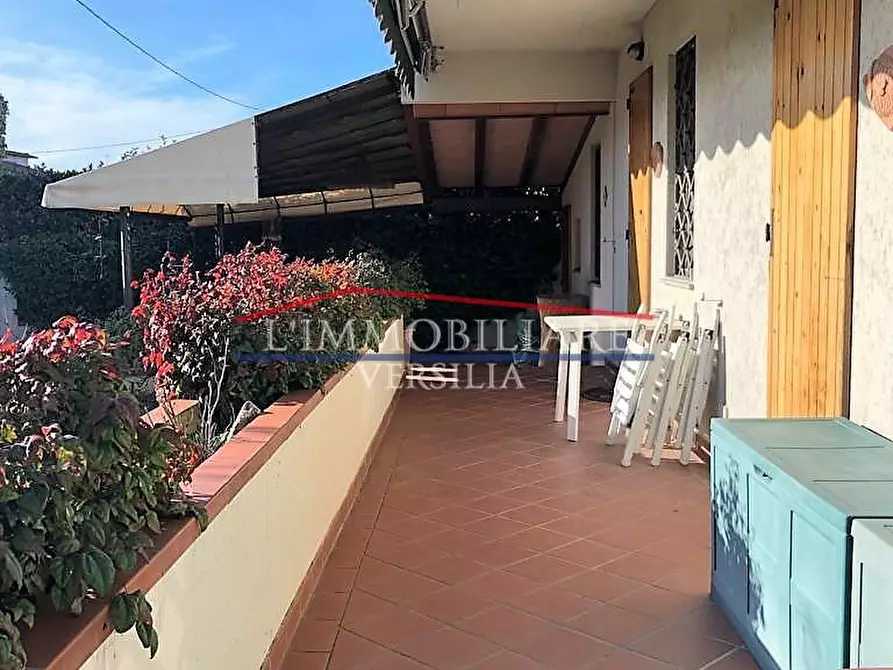 Immagine 7 di Casa semindipendente in vendita  a Montignoso