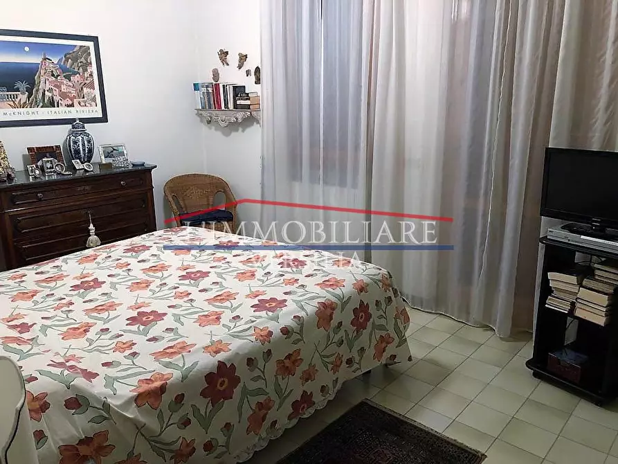 Immagine 26 di Casa semindipendente in vendita  a Montignoso