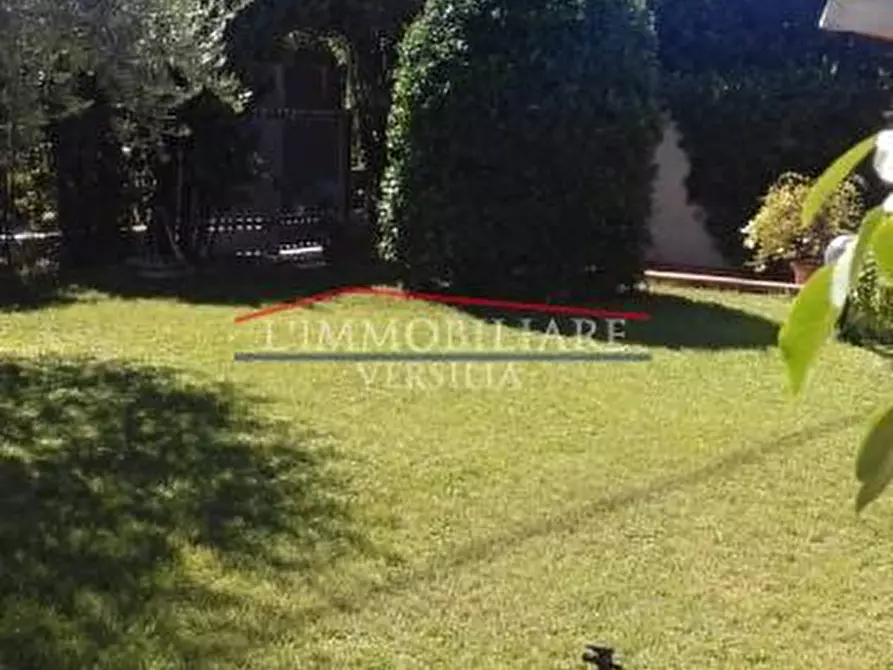 Immagine 10 di Casa semindipendente in vendita  a Montignoso