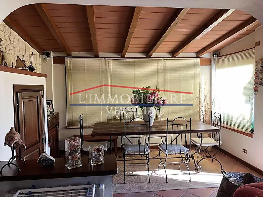 Immagine 15 di Casa semindipendente in vendita  a Montignoso