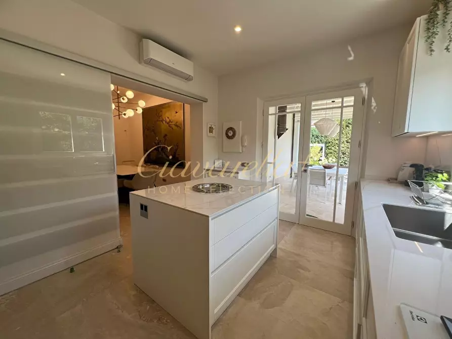 Immagine 6 di Villa in affitto  a Forte Dei Marmi