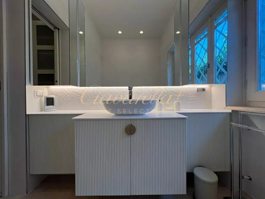 Immagine 12 di Villa in affitto  a Forte Dei Marmi