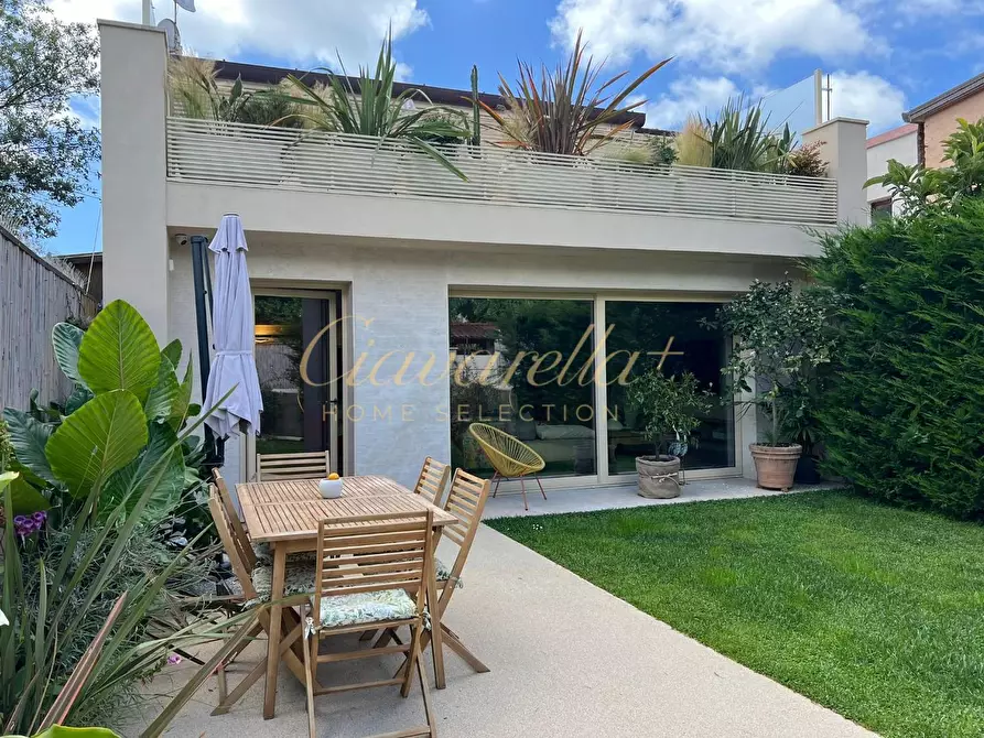 Immagine 7 di Casa bifamiliare in affitto  a Forte Dei Marmi