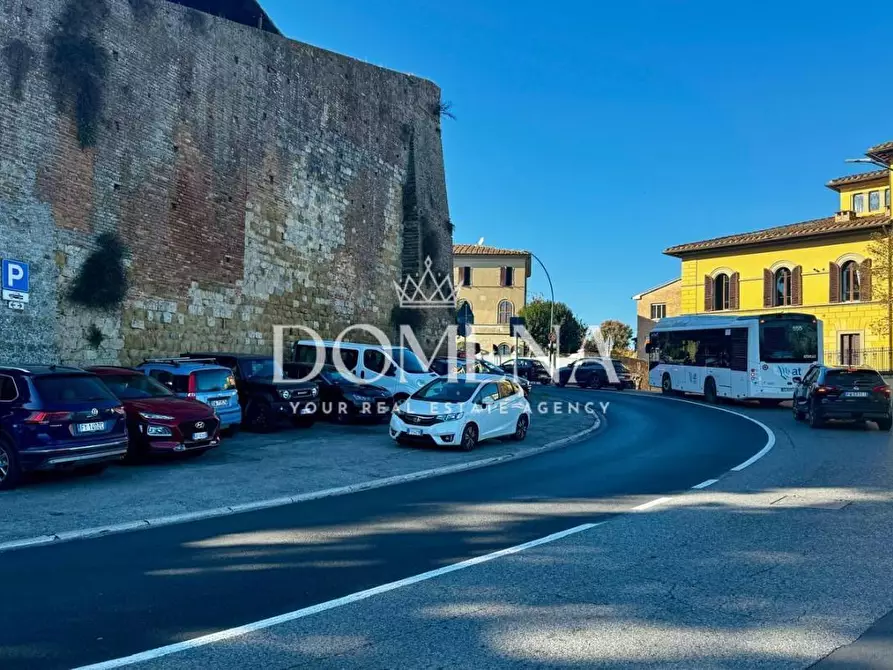 Immagine 12 di Bar / Ristorante in vendita  a Siena