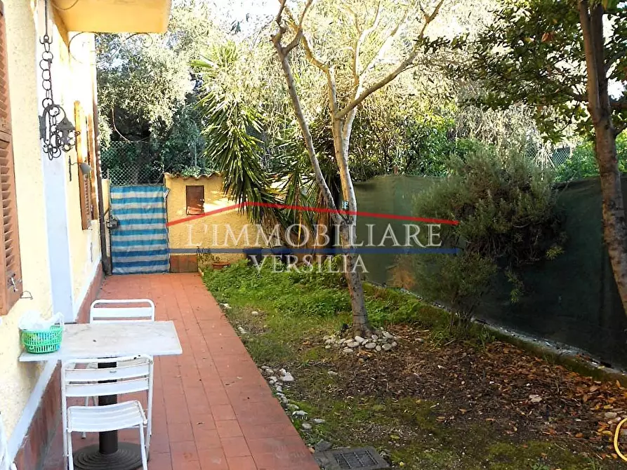 Immagine 10 di Casa bifamiliare in vendita  a Massa