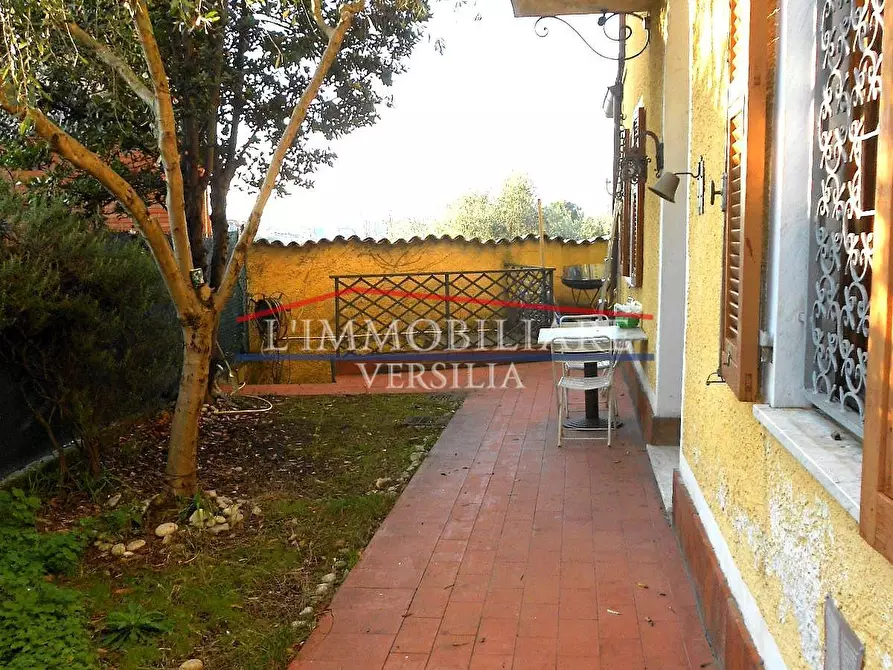 Immagine 8 di Casa bifamiliare in vendita  a Massa