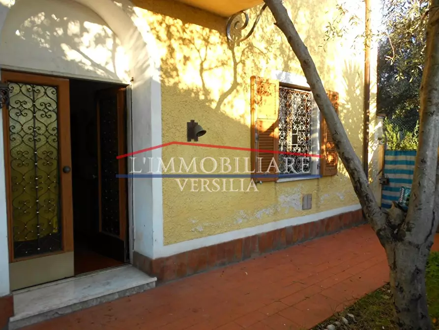 Immagine 9 di Casa bifamiliare in vendita  a Massa