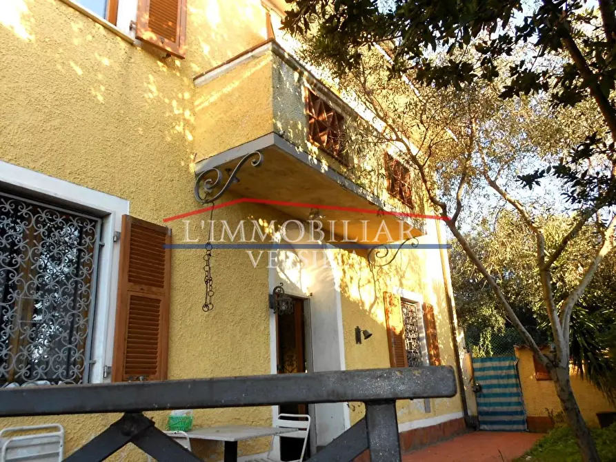 Immagine 12 di Casa bifamiliare in vendita  a Massa