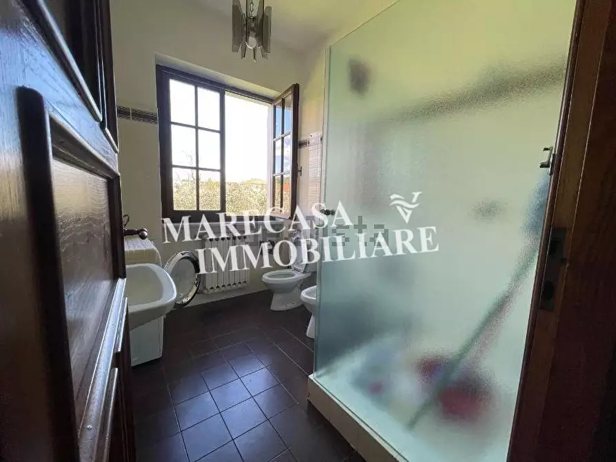 Immagine 24 di Villa in vendita  a Carrara