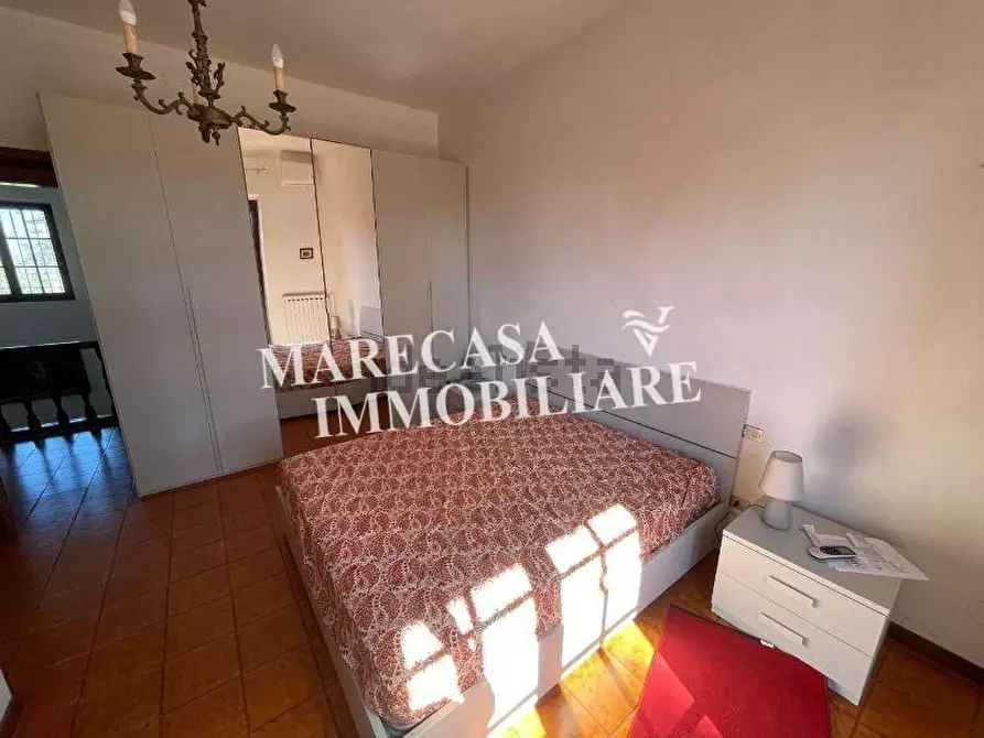 Immagine 17 di Villa in vendita  a Carrara