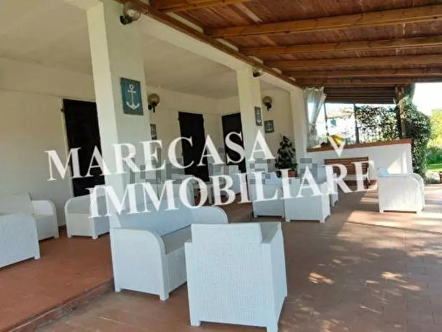 Immagine 4 di Villa in vendita  a Carrara