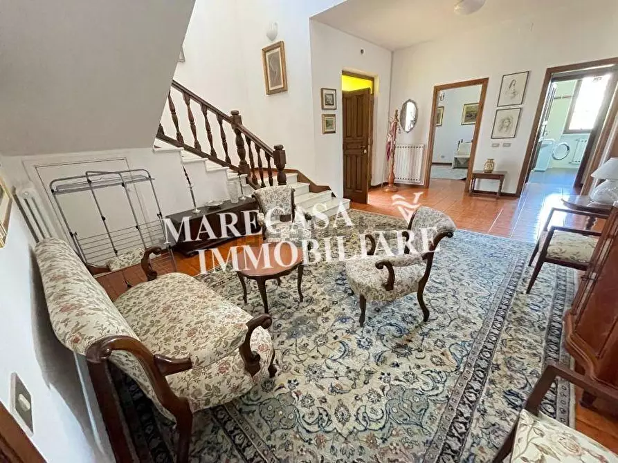 Immagine 7 di Villa in vendita  a Carrara