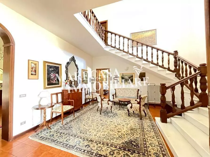Immagine 6 di Villa in vendita  a Carrara