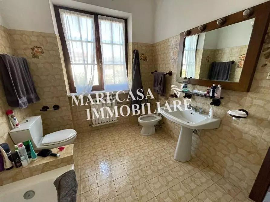 Immagine 23 di Villa in vendita  a Carrara