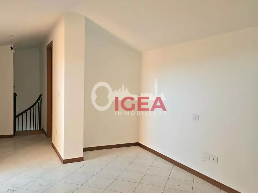 Immagine 22 di Appartamento in vendita  a Siena