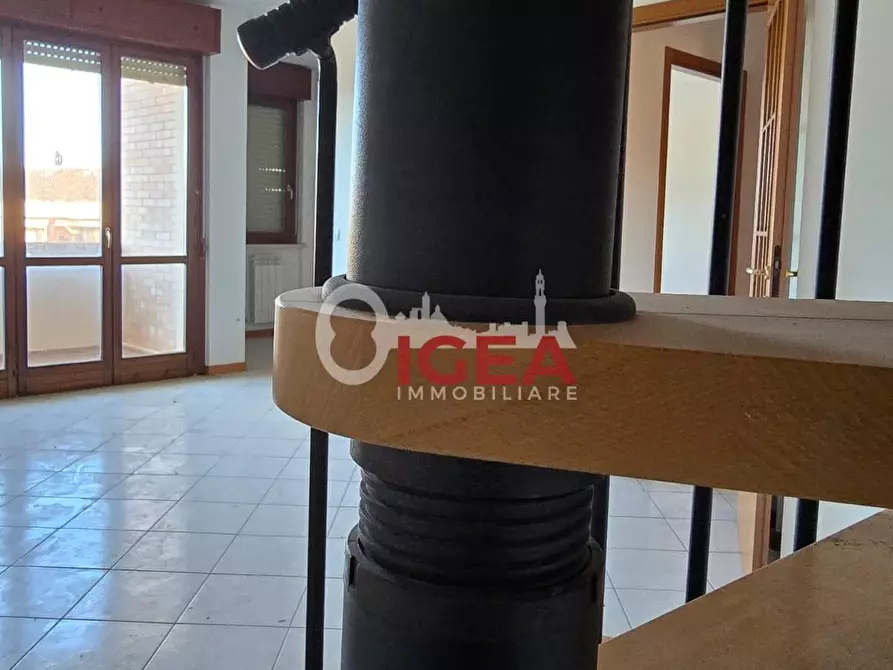 Immagine 4 di Appartamento in vendita  a Siena