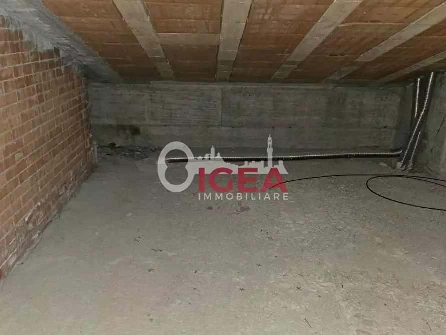 Immagine 28 di Appartamento in vendita  a Siena