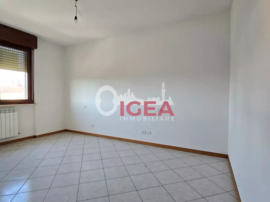 Immagine 16 di Appartamento in vendita  a Siena