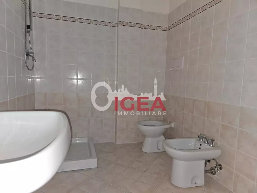 Immagine 19 di Appartamento in vendita  a Siena