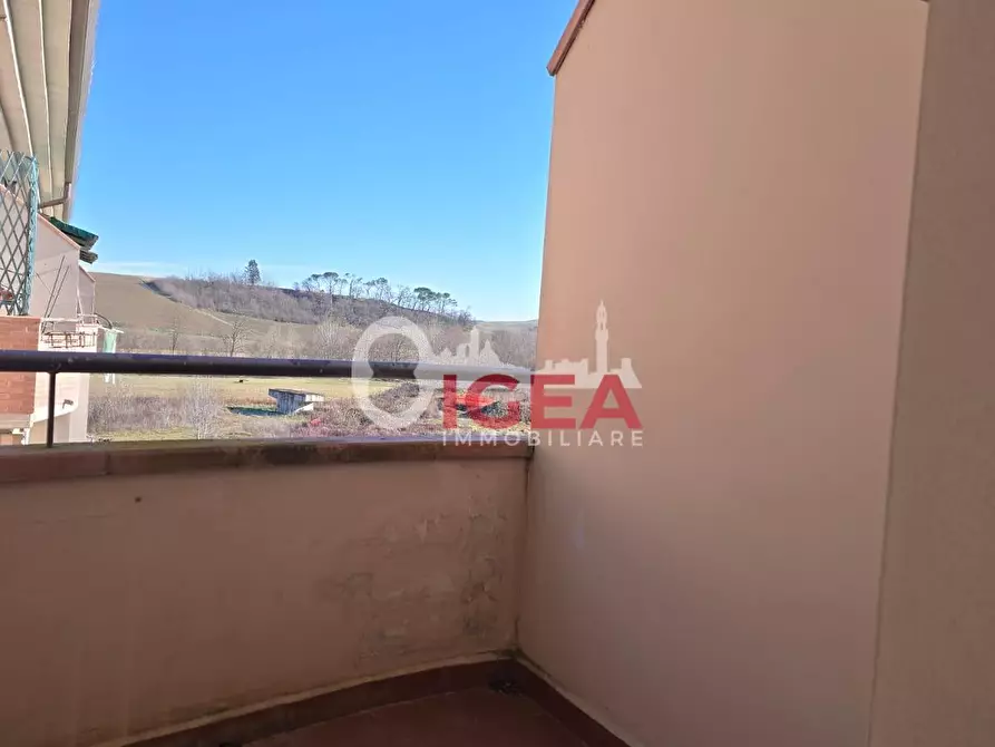 Immagine 9 di Appartamento in vendita  a Siena