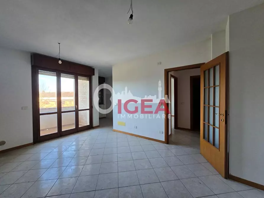 Immagine 3 di Appartamento in vendita  a Siena