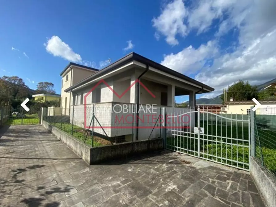 Immagine 2 di Casa bifamiliare in vendita  a Camaiore