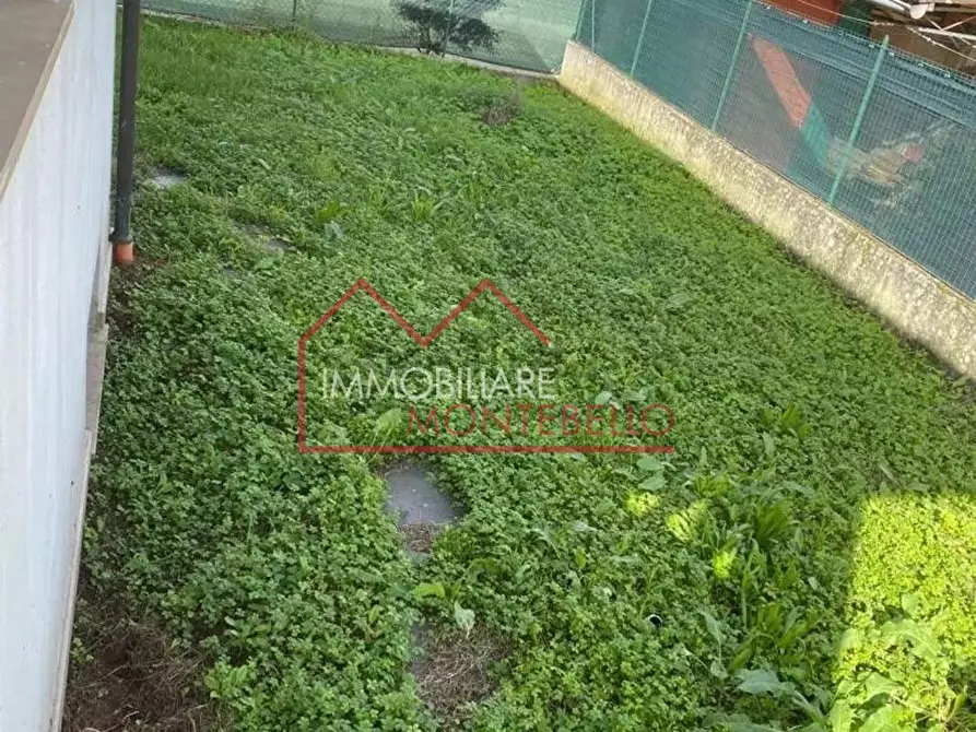 Immagine 6 di Casa bifamiliare in vendita  a Camaiore