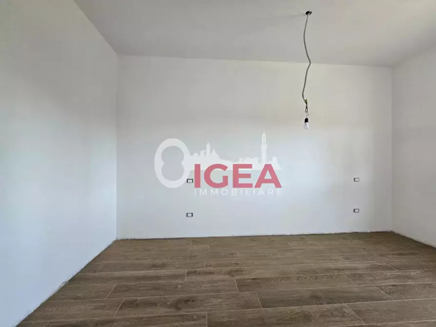 Immagine 17 di Appartamento in vendita  a Siena