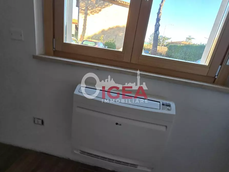 Immagine 11 di Appartamento in vendita  a Siena