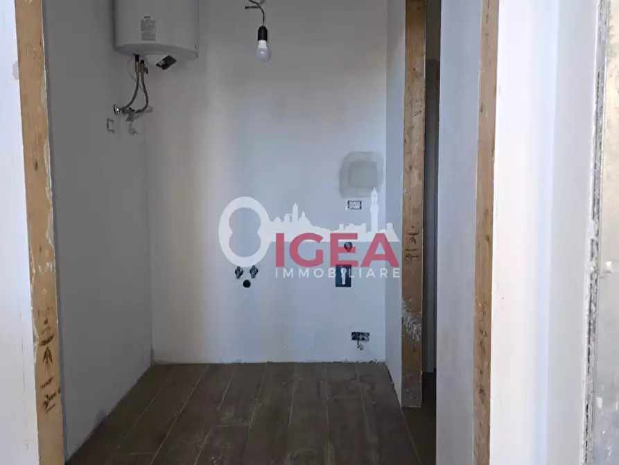 Immagine 13 di Appartamento in vendita  a Siena