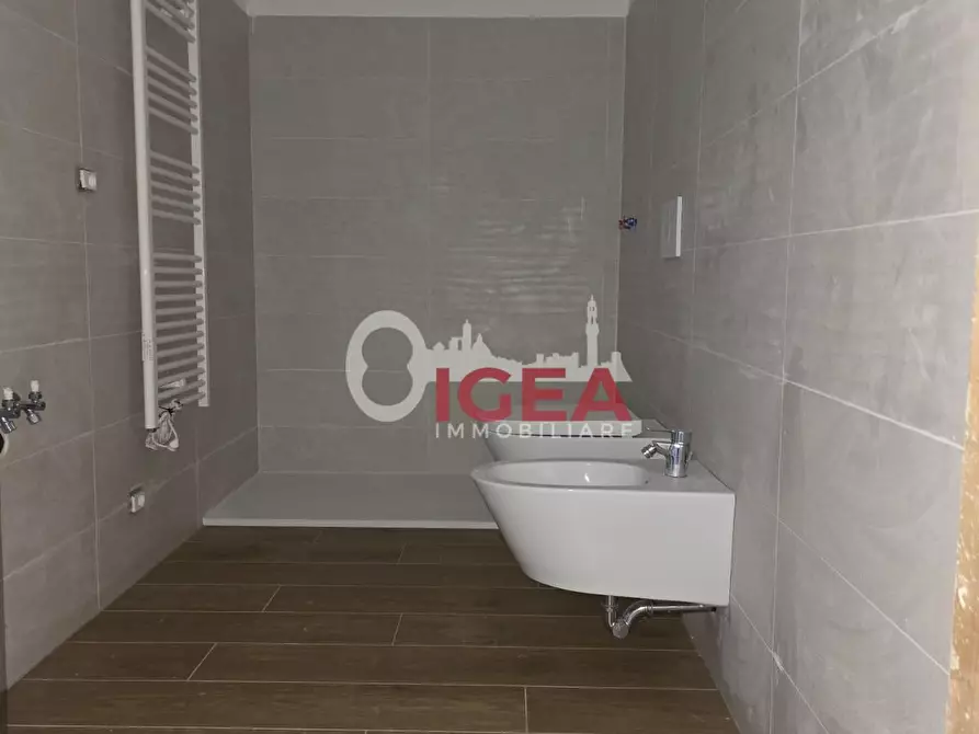 Immagine 21 di Appartamento in vendita  a Siena