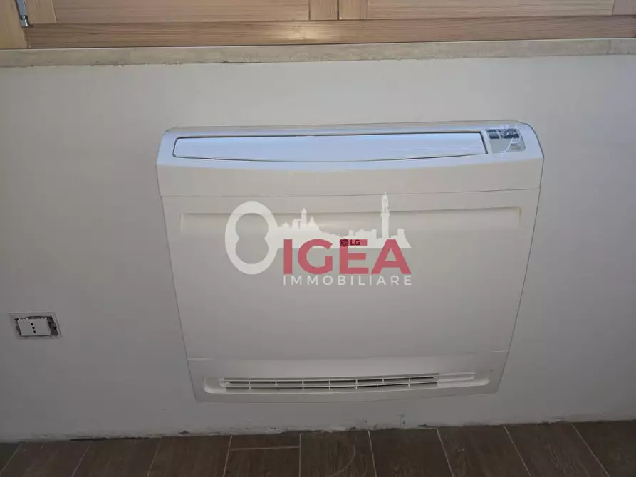 Immagine 16 di Appartamento in vendita  a Siena