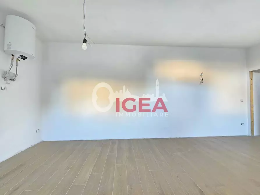 Immagine 9 di Appartamento in vendita  a Siena