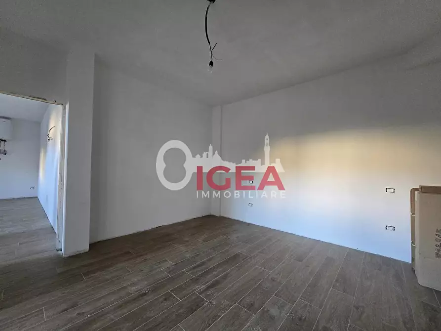 Immagine 11 di Appartamento in vendita  a Siena