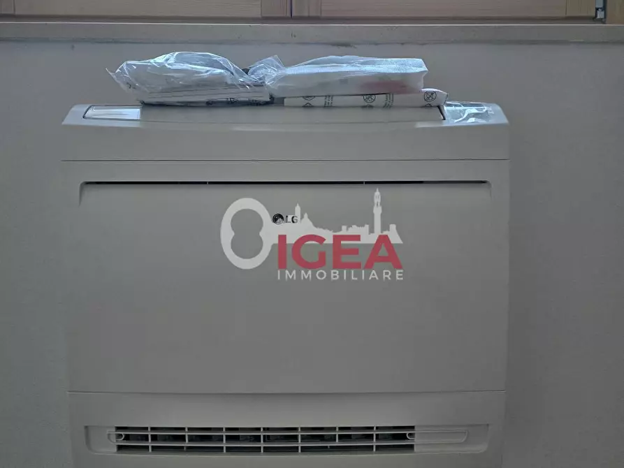 Immagine 13 di Appartamento in vendita  a Siena