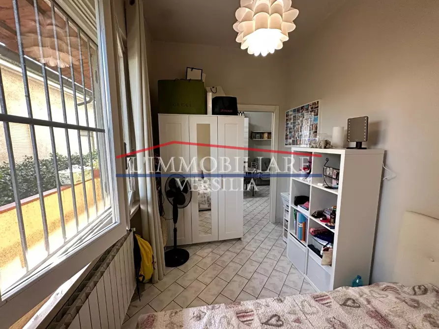 Immagine 11 di Appartamento in vendita  a Montignoso